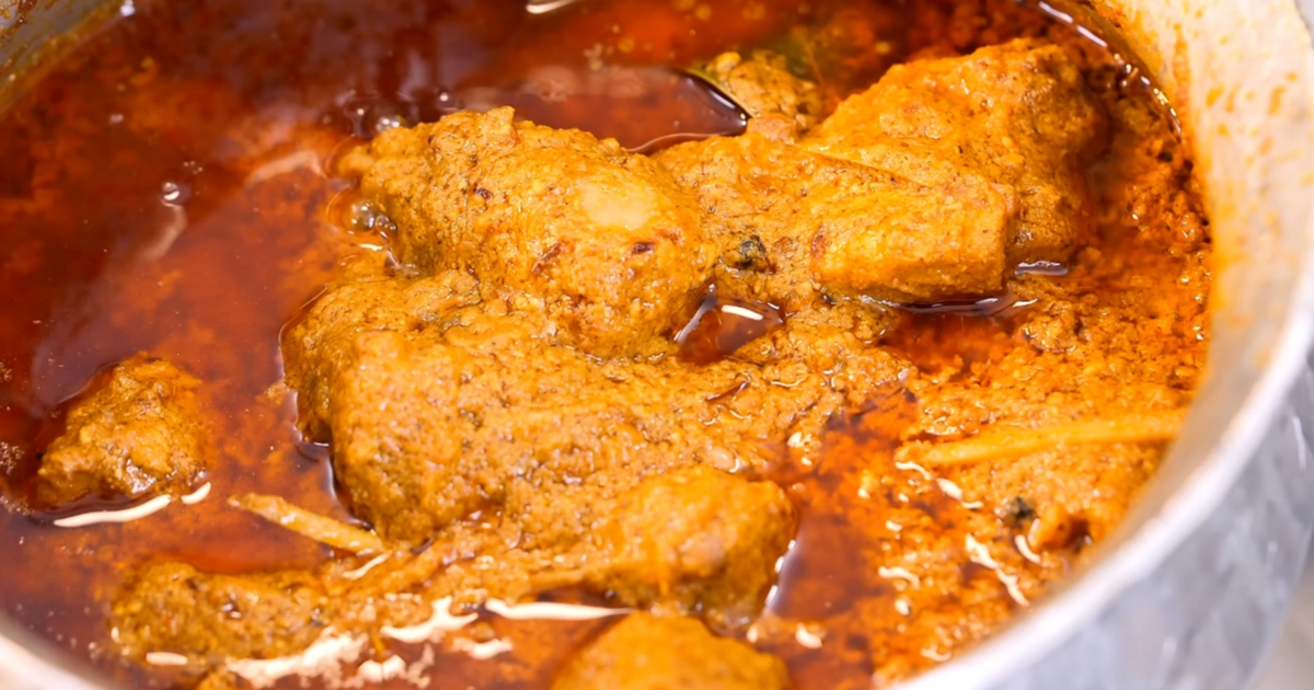 chicken korma recipe in hindi Title: Swadisht Chicken Korma Recipe: Rangin Swad aur Khusbooon ka Utsav Introduction: Apne taste buds ko le jaiye ek mazedar safar par Chicken Korma ke rangin aur khusbooedar swad mein. Ye article ek swadisht Chicken Korma recipe prastut karta hai, jo aapko le jayegi ek aise khadya anubhav mein jahan mazedar khusboo aur swad ki toofano ka jashn manayenge. Taiyar ho jaiye, kyunki hum iss paramparik Bharatiya dish ko ek naye andaaz mein banane ki kala ko samjhege, jismein perplexity aur burstiness ka sahi santulan har bite mein maujood hoga. Samagri (Ingredients): - 500 gram boneless chicken, chote tukdo mein kaat liya gaya - 2 tablespoon vegetable oil - 2 pyaaz, barik kata hua - 2 teaspoon adrak-lehsun ka paste - 1 teaspoon dhaniya powder - 1 teaspoon jeera powder - 1/2 teaspoon haldi powder - 1/2 teaspoon lal mirch powder - 1/4 teaspoon elaichi powder - 1/4 teaspoon dalchini powder - 1 cup plain dahi, ubla hua - 1/2 cup malai - Ek chutki kaju, pani mein bhigo diya hua - Namak swaad anusar - Taaza dhaniya patti, sajane ke liye Vidhi (Instructions): 1. Ek bade bartan mein medium aanch par vegetable oil garam karein. Usmein barik kata hua pyaaz daal kar use sunehra hone tak bhunein, beech beech mein hilate rahein. 2. Bartan mein adrak-lehsun ka paste daal kar ek minute tak pakayein, taaki swad achhe se mix ho jaye. 3. Ek chhote bartan mein dhaniya powder, jeera powder, haldi powder, lal mirch powder, elaichi powder aur dalchini powder ko mila kar acche se mix karein. Ye masala mixture bartan mein daal kar achi tarah se pyaaz aur adrak-lehsun paste se milayein. 4. Bhigoye hue kaju ko pani se nikal kar, uble hue dahi ke saath ek blender mein daal dein. Ise smooth paste banane tak blend karein. 5. Kaju-dahi paste ko bartan mein daal kar masalo aur pyaaz ke saath acche se mix karein. Mixture ko kuch minute tak halki aanch par pakayein, taaki swad achhe se ghul jaye. 6. Chicken ke chote tukde ko bartan mein daal kar halki halki hilate hue mix karein, dhyaan rakhein ki chicken masale se acche se coat ho jaye. Namak swaad anusar daal dein. 7. Aanch ko kam kar dein, bartan ko dhak kar chicken ko apne hi ras mein 15-20 minute tak pakne dein. Bich bich mein hilate rahein, taaki sticking na ho aur chicken acche se pak jaye. 8. Jab chicken naram aur achhe tarah se pak jaye, tab malai ko bartan mein daal kar halki aanch par milayein. Isse 5 minute aur pakayein, taaki swad achhe se ghul jayein. 9. Swad anusar namak ko check karein aur jarurat ke anusar adjust karein. Agar aap thoda geha consistency chahte hain, toh dish ko aur thoda samay tak pakayein, jab tak gravy aapki pasandeeda motaayi na ho jaye. 10. Aag se hatakar Chicken Korma ko taaza dhaniya patti se sajayein. Garam-garam basmati chawal ya naan ke saath swadisht bhojan ka anand uthayein. Conclusion: Tayyar ho jaiye Bharat ke rangin sadko par le jane ke liye, iss swadisht Chicken Korma recipe ke saath. Masalo ka mishran, malai ki mulayam texture aur naram chicken ke saath aapke saanse bhar lenge. Apnaiye is dish ki complexity aur burstiness ko, har bite mein ek khadya yatra ke roop mein, jisse aapko aur bhi zyada maza ayega. Swadisht safar ka aanand lijiye aur Chicken Korma ki jaadu ko apne ghar ke aarambh mein anandit kijiye.